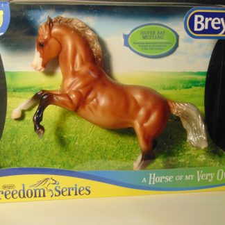 Breyer Classic Horse Silver Bay Mustang Stallion 2019 - #947 NIB